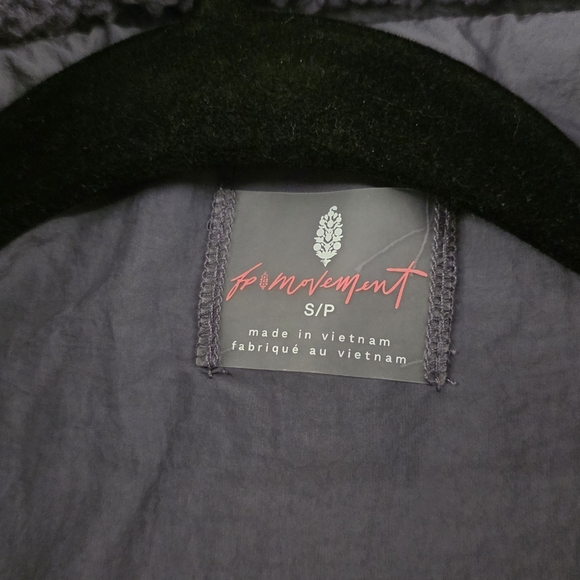 Free People Movement Scout It Out Vest NWT Graphite Oversized Snap Front Small - Picture 3 of 7